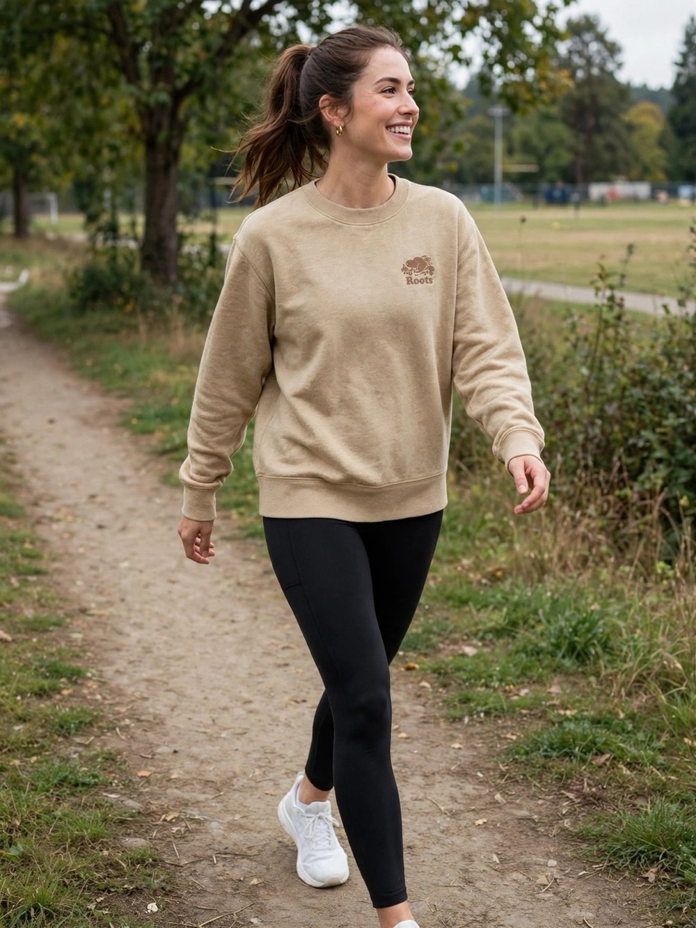 Roots Tan Beige Crewneck Sweatshirt Beaver Logo 80% Organic Cotton | Size S